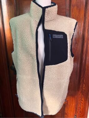 Vineyard Vines Men’s Stillwater Sherpa Vest Stone Navy Trim Medium